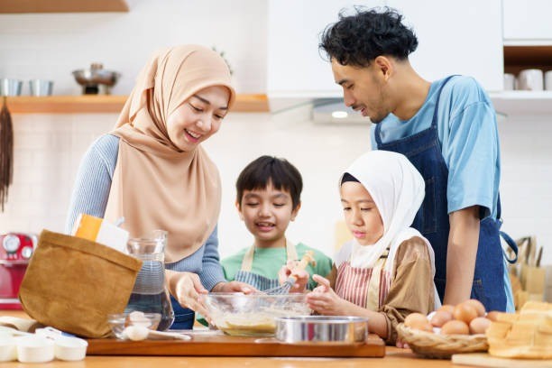 fungsi keluarga, WHO, BKKBN, parenting, keluarga muda, fungsi biologis, kasih sayang anak, peran orang tua, pendidikan anak, tumbuh kembang anak, kehadiran emosional, orang tua lengkap, keluarga harmonis